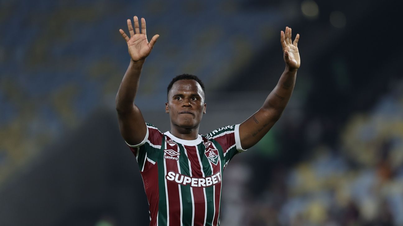 Arias se declara ao Fluminense e promete volta: 'Será especial'