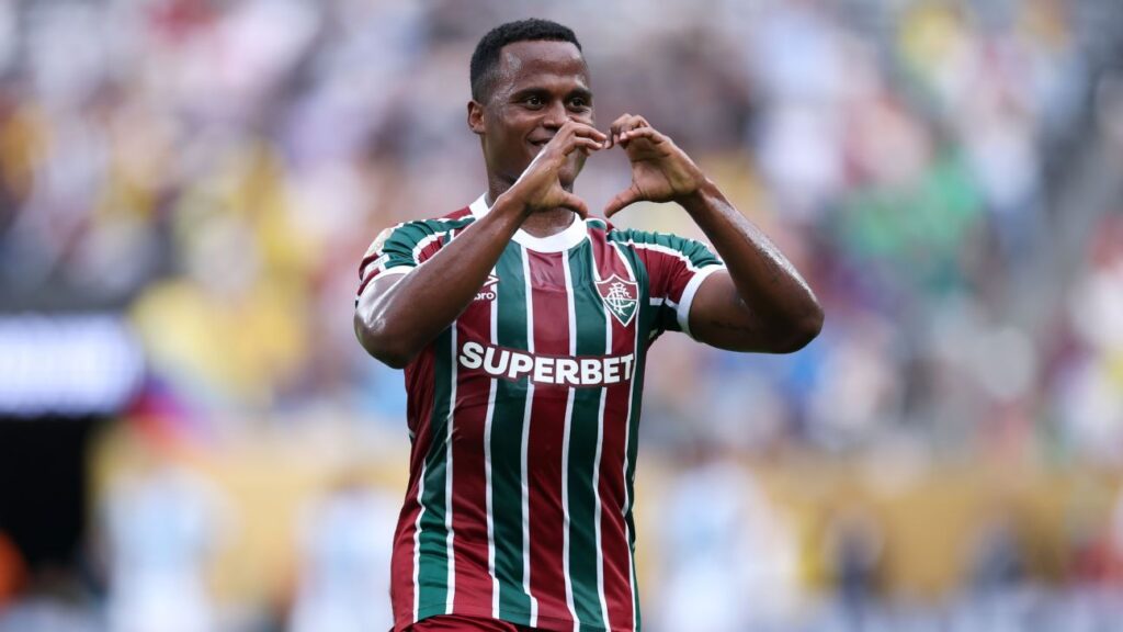 Presidente do Fluminense relembra ligação de Leila Pereira por Arias